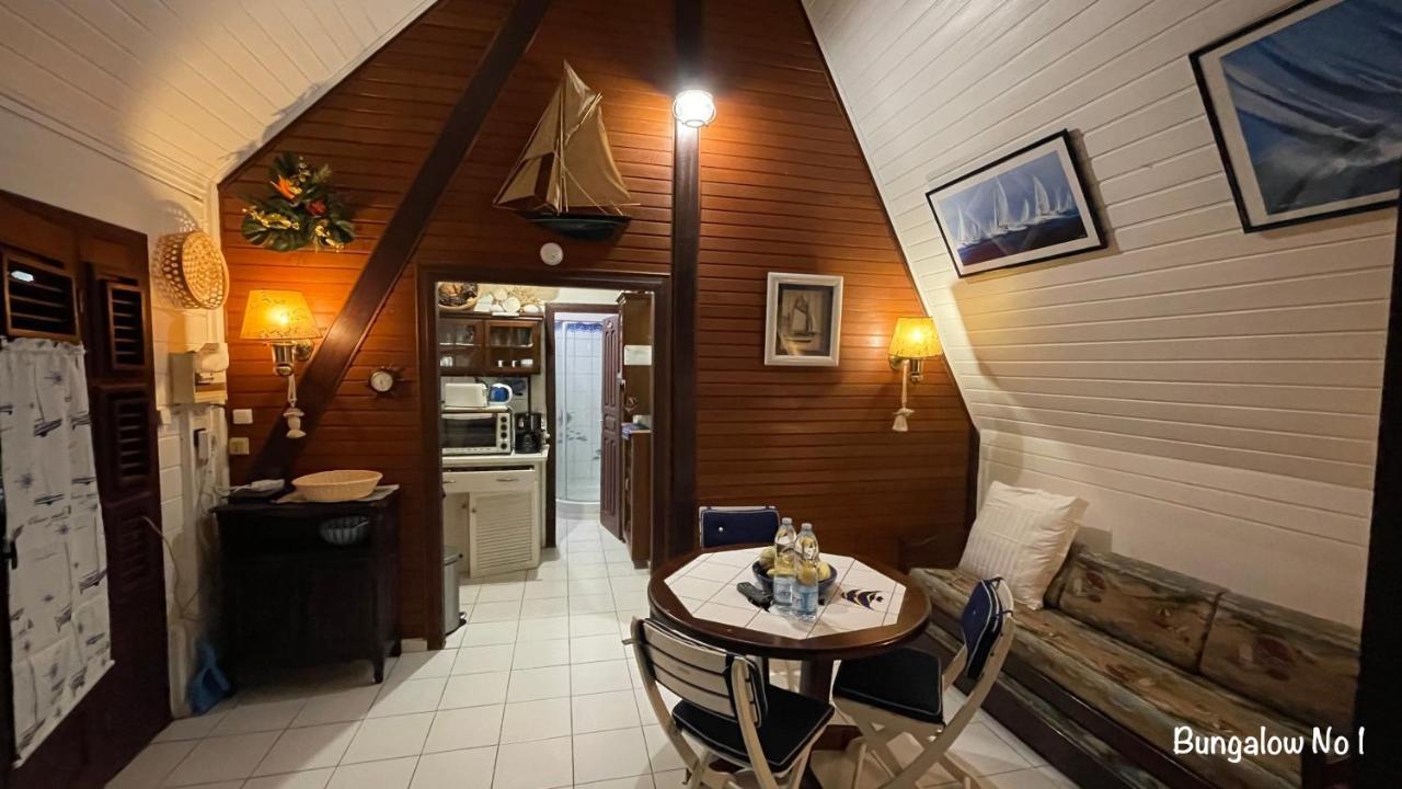 Les Bungalows De La Plage Ла-Трините Экстерьер фото